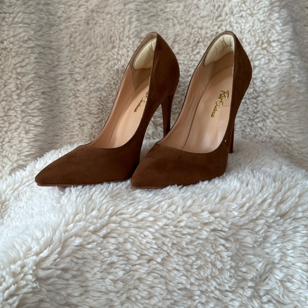 Beautiful camel colored stiletto pumps. NWT. Never worn.